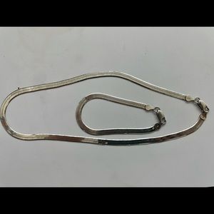 Vintage Sleek Silver Necklace